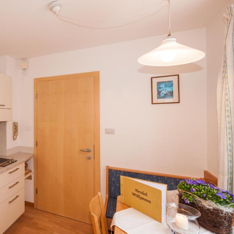 Appartements Kirchtalhof - Apartment with Balcony - 1