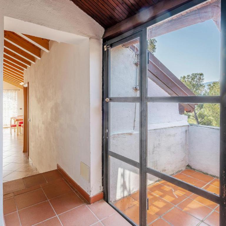 2 Bedroom Beach Front Apartment In Andora - Two-Bedroom Apartment - 12