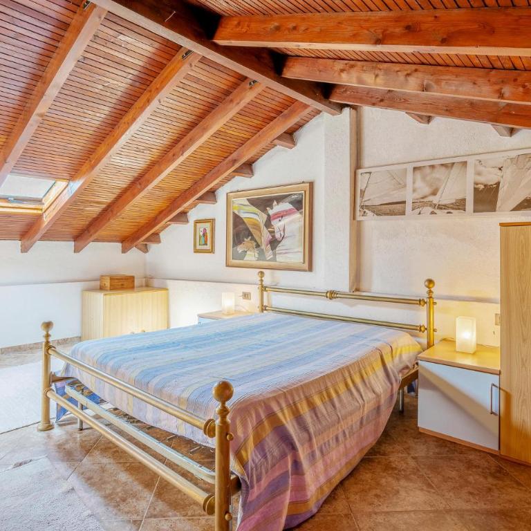2 Bedroom Beach Front Apartment In Andora - Two-Bedroom Apartment - 13