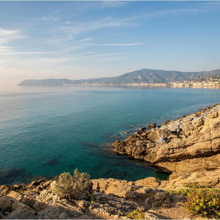 2 Bedroom Beach Front Apartment In Andora - Two-Bedroom Apartment - 19