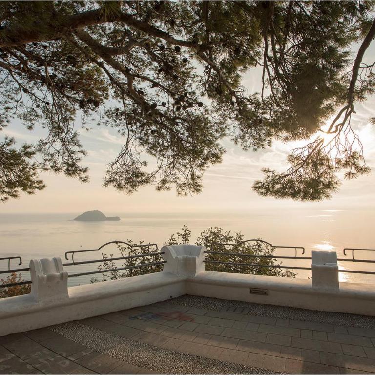 2 Bedroom Beach Front Apartment In Andora - Two-Bedroom Apartment - 21