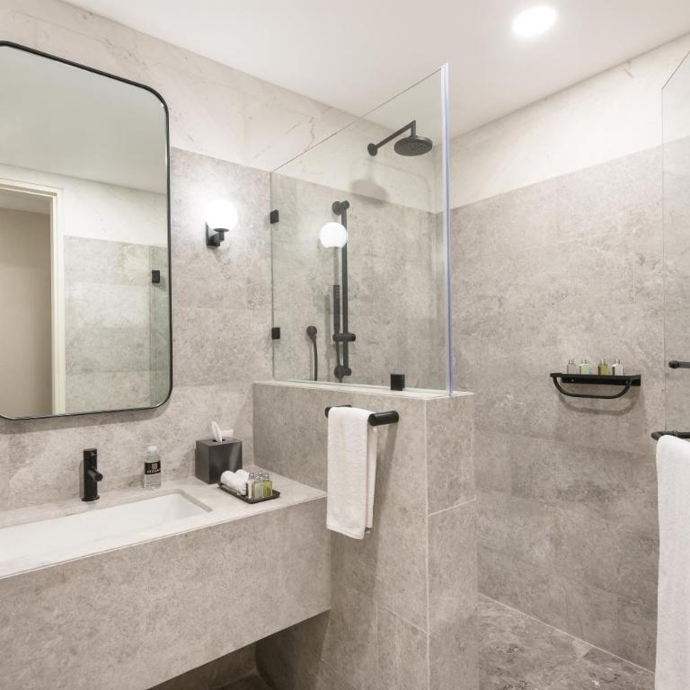 The Amsterdam by Viadora - Deluxe Apartment - 5