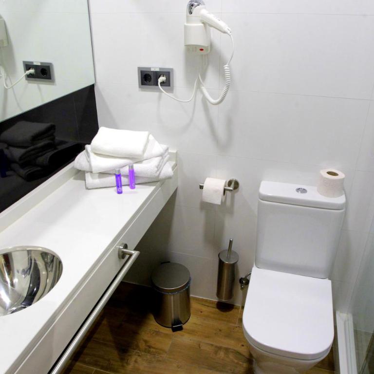 Urban Youth Hostel - Twin Room with Private Bathroom - 3
