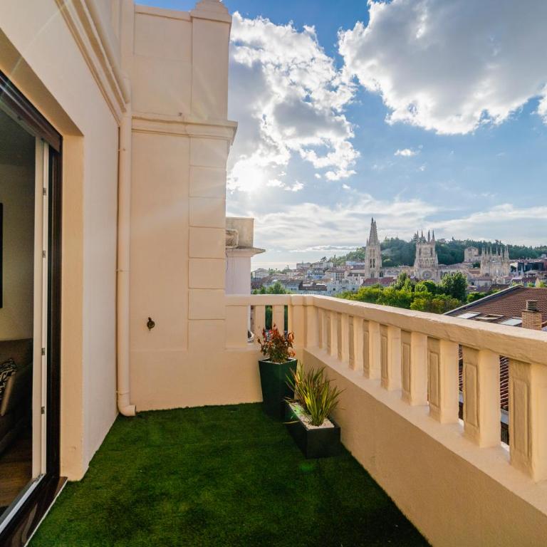 Catedral - Apartamentos Burgos Deluxe - Apartamento de 3 dormitorios con terraza y vistas - 36