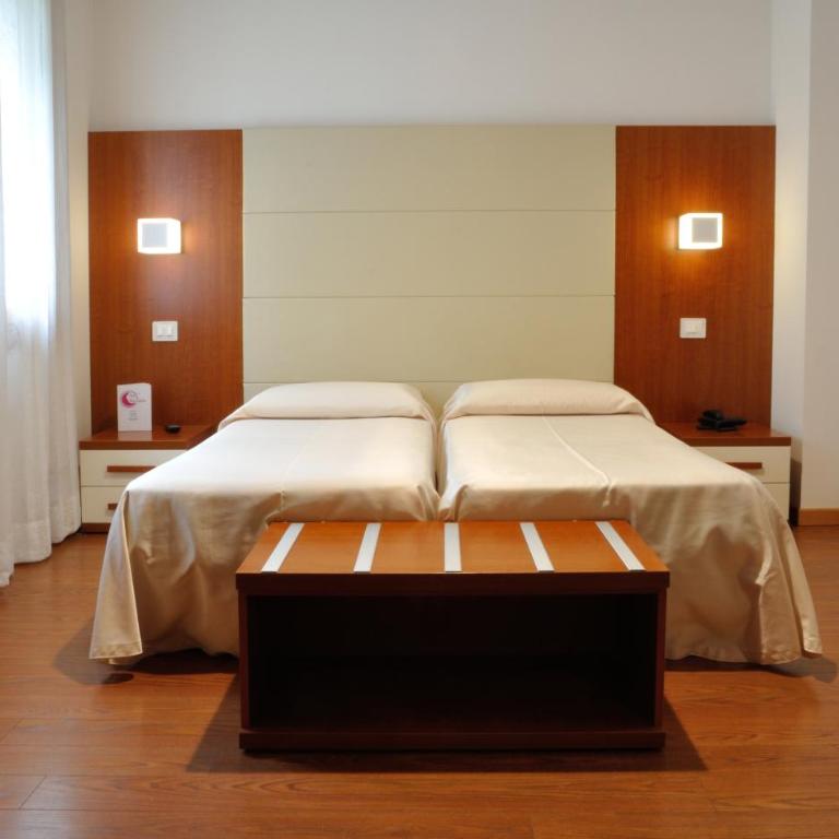 Hotel Mezzaluna - Twin Room - 2