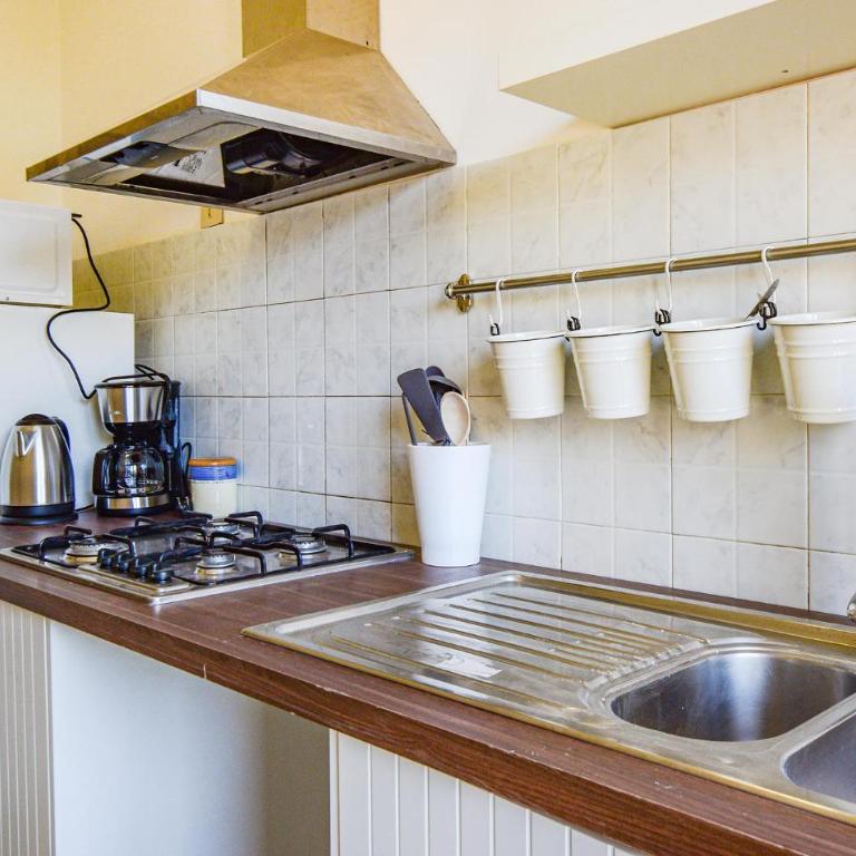 Cozy Apartment In Viareggio With Wifi - Appartamento con 2 Camere da Letto - 10