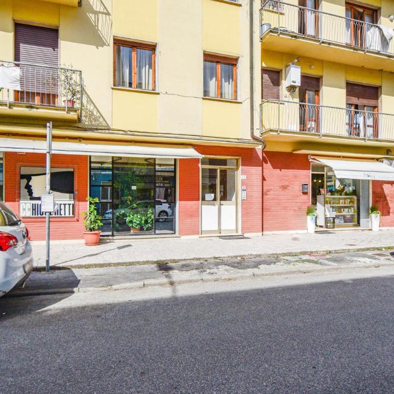 Cozy Apartment In Viareggio With Wifi - Appartamento con 2 Camere da Letto - 6