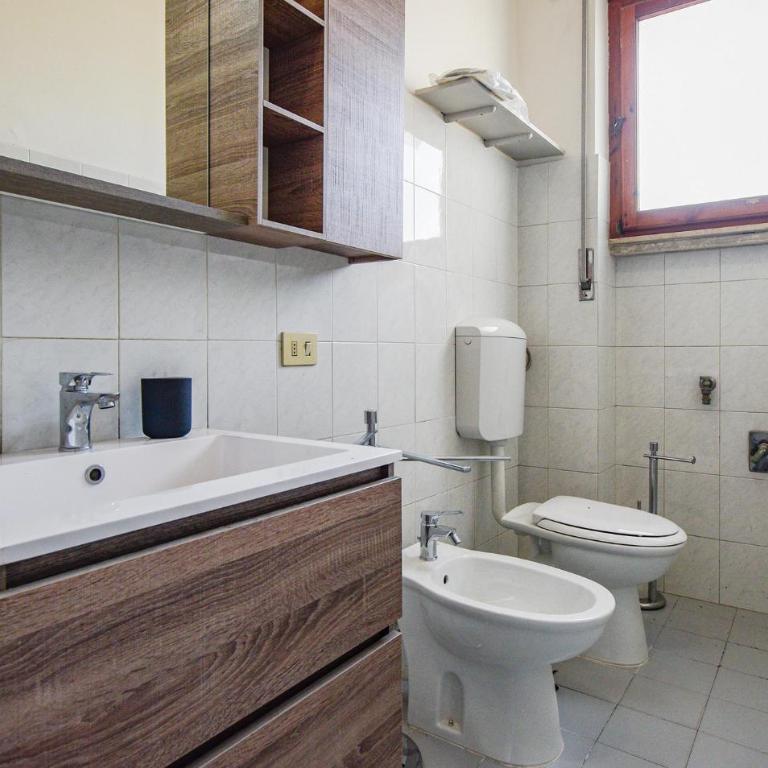 Cozy Apartment In Viareggio With Wifi - Appartamento con 2 Camere da Letto - 16