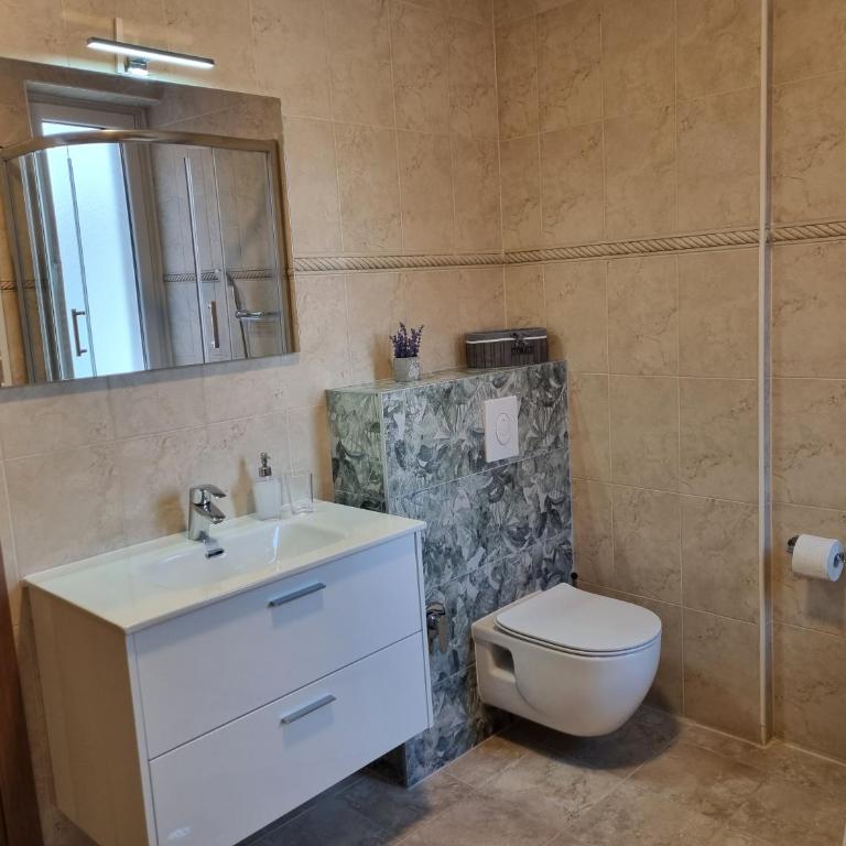 Luxurious and Cosy Brick Apartment - Free private parking - One-Bedroom Apartment - 2