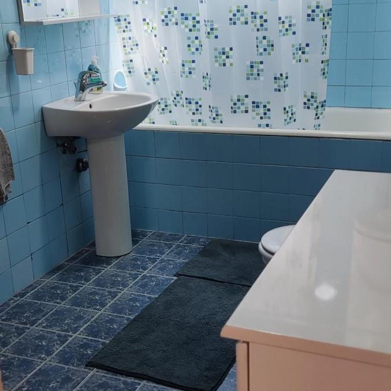 Lovely 2-bedroom Apt with free parking & wifi - Apartman sa 2 Spavaće Sobe - 10