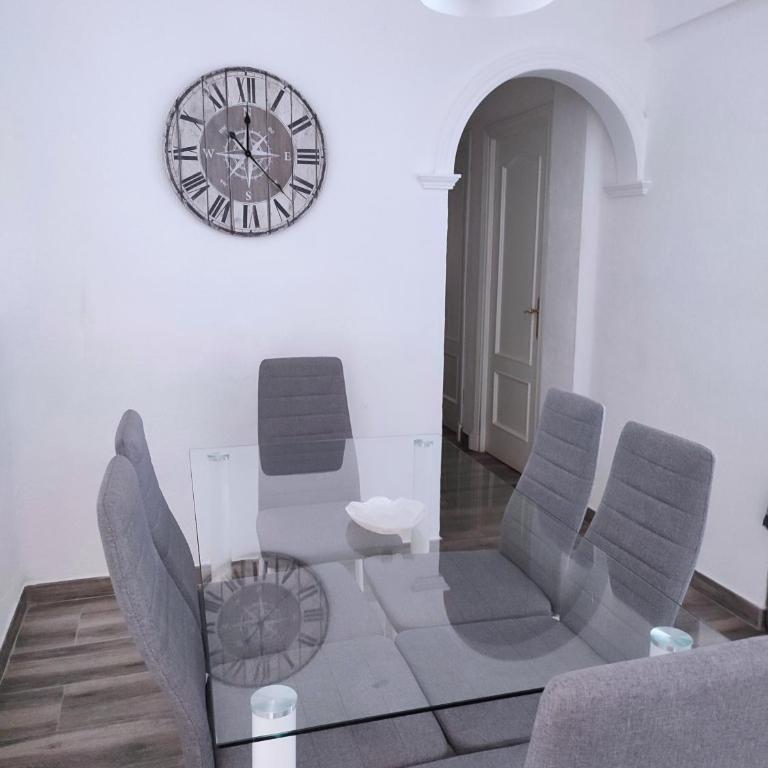 Piso apartamento 3 dormitorios, aire acondicionado - Appartamento con 3 Camere da Letto - 2