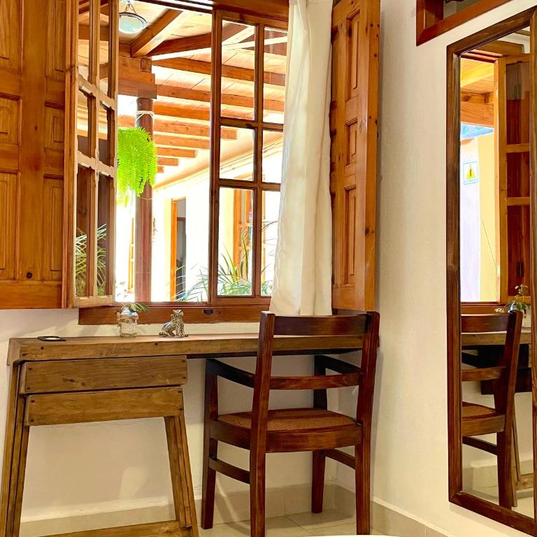 Hotel Casa Azabache - Deluxe Double Room with Private Bathroom - 10