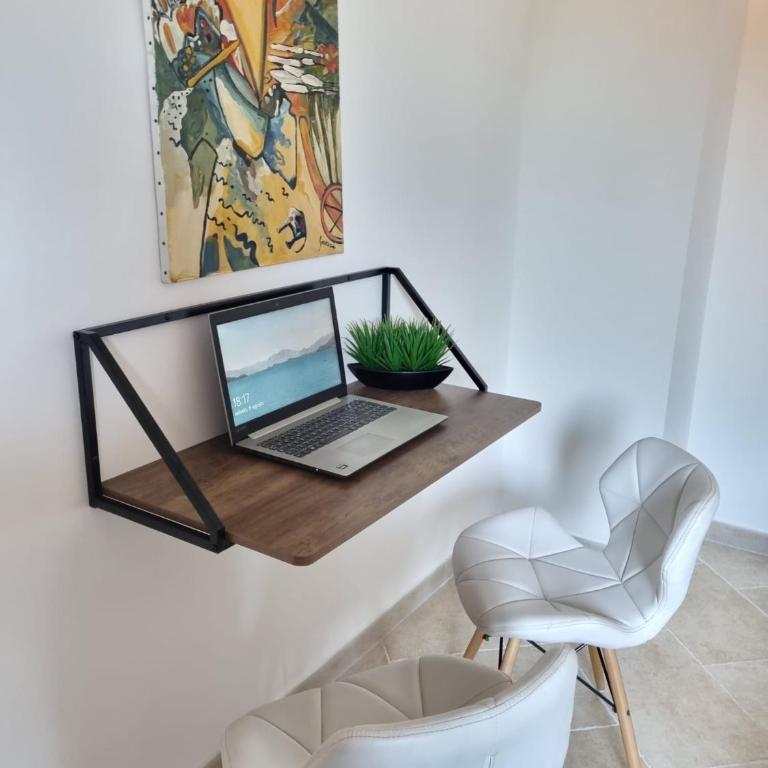 House of Flowers - One-Bedroom Apartment - 4