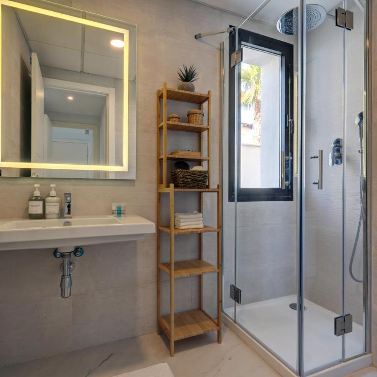 2 Bedroom Apartment @Estepona Hills With Sea View! - Apartamento de 2 dormitorios - 30