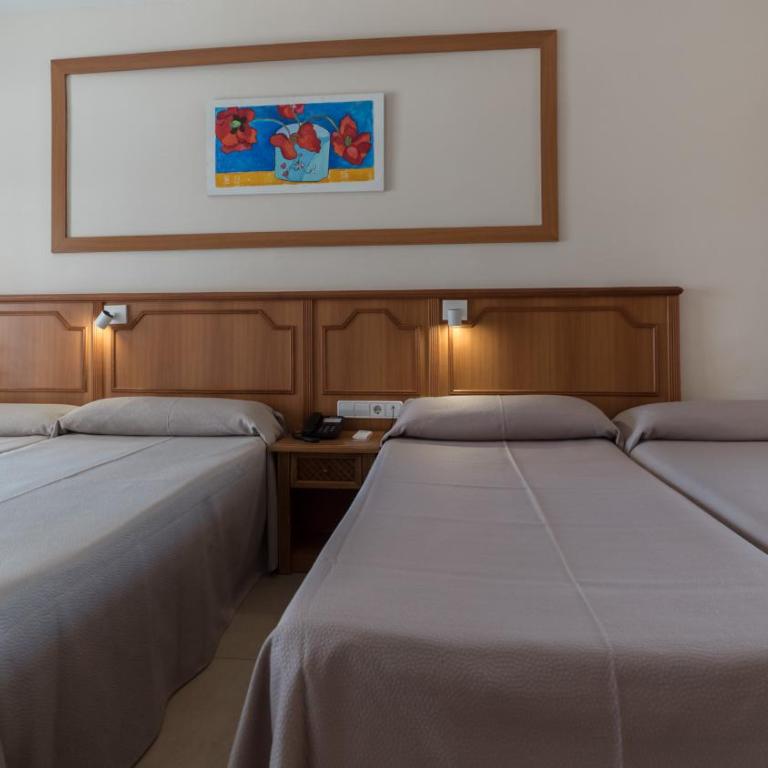 Hotel San Luis - Vierbettzimmer (2 Erwachsene + 2 Kinder) - 3