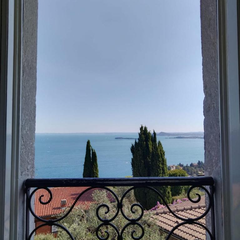 Belvedere Hotel & Villa - Camera Matrimoniale con Vista Lago - 10