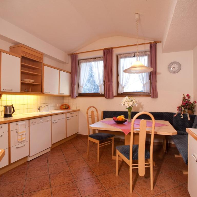 Appartementhaus Längenfeld - Apartment Grieskogl mit 2 Schlafzimmern (4-6 Erwachsene) - 1