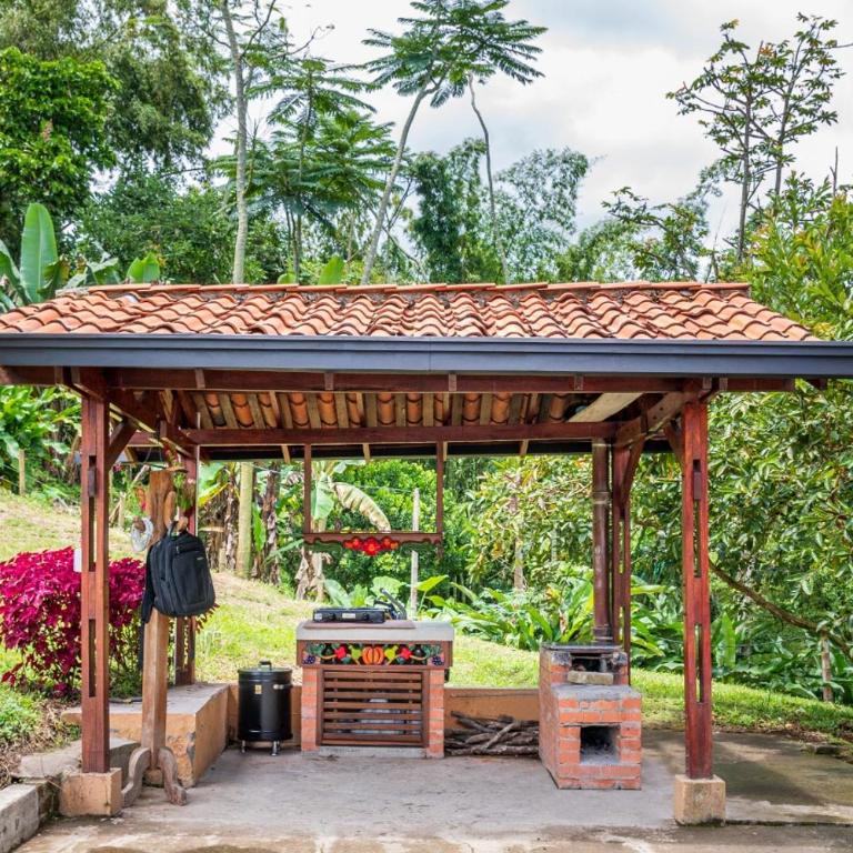 Agradable cabaña cafetera con jacuzzi a 12 min del centro de pereira - Chalet de 2 dormitorios - 8