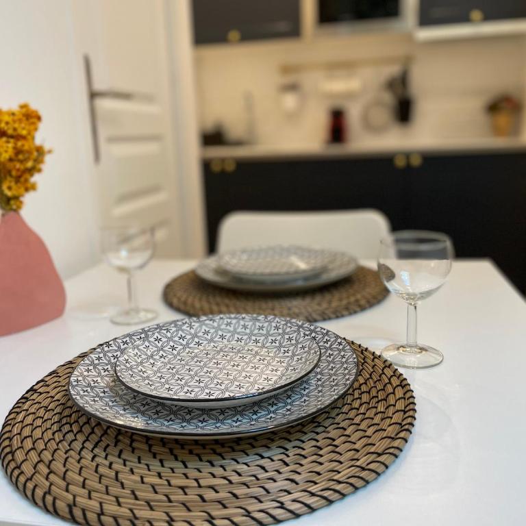 Nice Renting - FERSEN - 2 Rooms Vieil Antibes - AC - Safranier - Big Terrace - Appartement 1 Chambre - 10