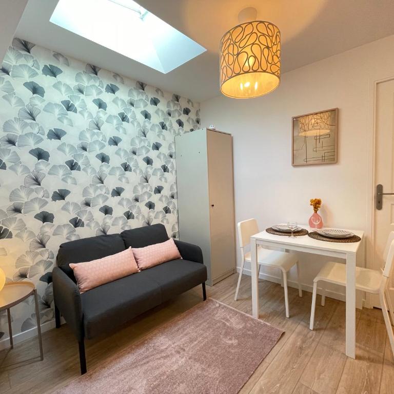 Nice Renting - FERSEN - 2 Rooms Vieil Antibes - AC - Safranier - Big Terrace - Appartement 1 Chambre - 6