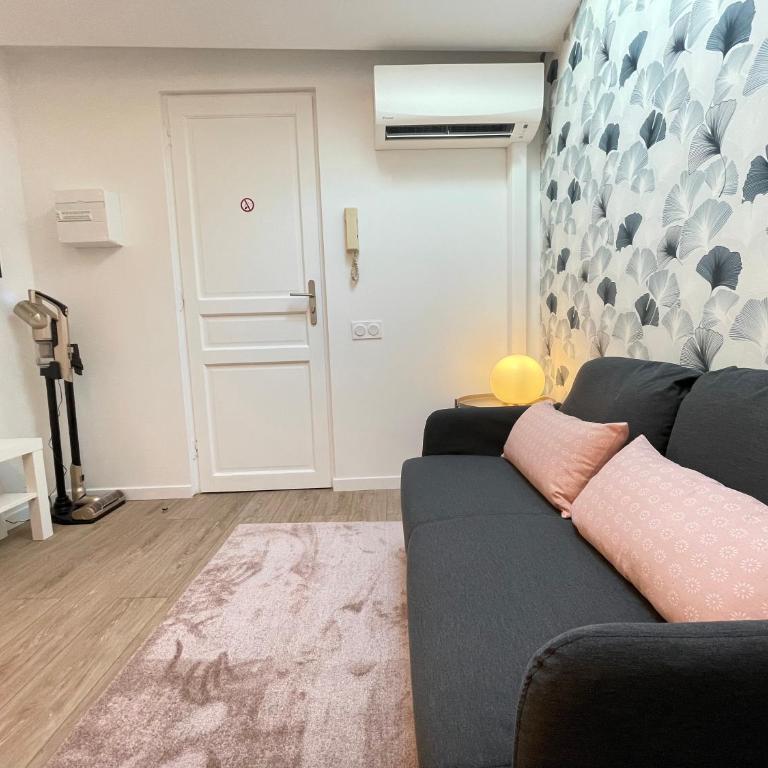 Nice Renting - FERSEN - 2 Rooms Vieil Antibes - AC - Safranier - Big Terrace - Appartement 1 Chambre - 9
