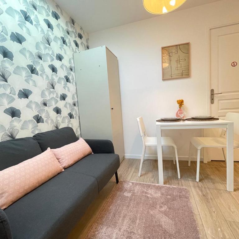 Nice Renting - FERSEN - 2 Rooms Vieil Antibes - AC - Safranier - Big Terrace - Appartement 1 Chambre - 8
