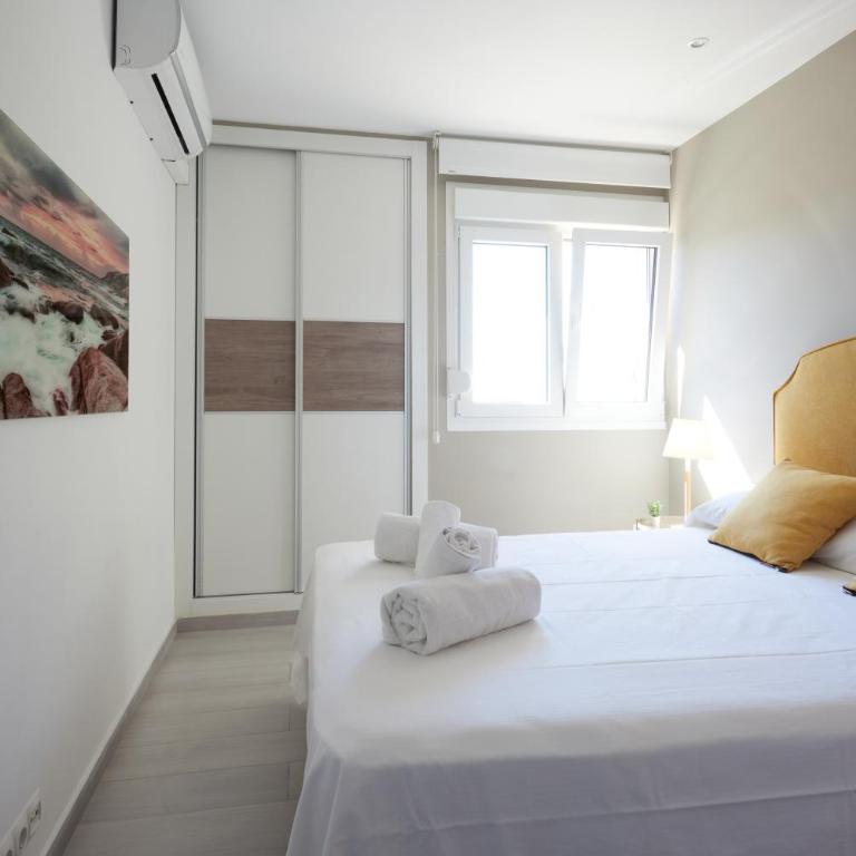 Bright & Modern 2 Bedroom Apartment 300m to the Beach - Marbella - Two-Bedroom Apartment - 21