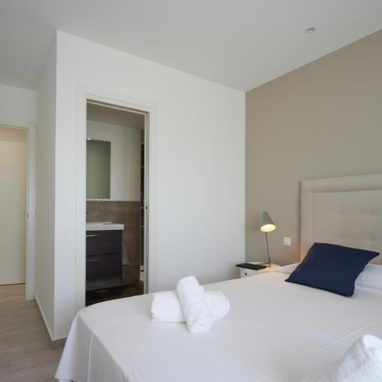 Bright & Modern 2 Bedroom Apartment 300m to the Beach - Marbella - Two-Bedroom Apartment - 22