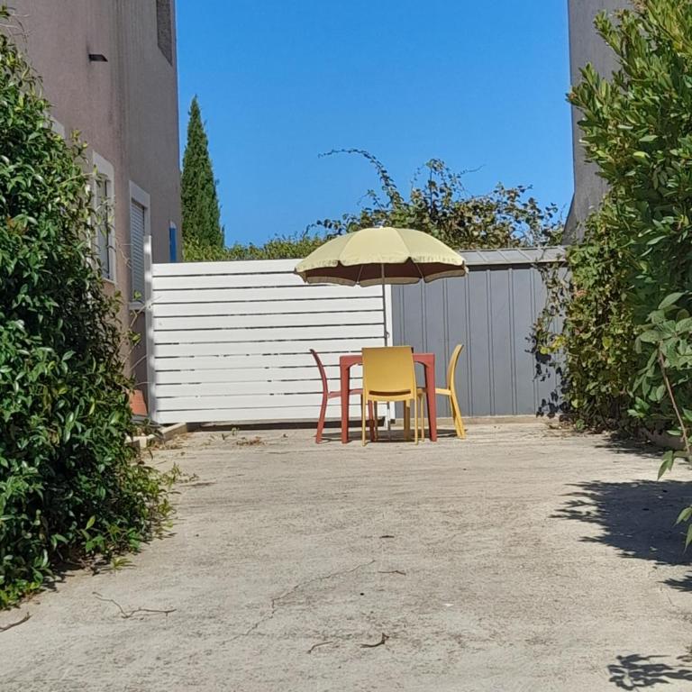 Appartement avec extérieur et parking gratuit - Appartamento con 1 Camera da Letto - 4