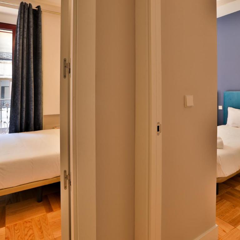 Gran Vía. Salud. Puerta del Sol. Callao. - Three-Bedroom Apartment - 9
