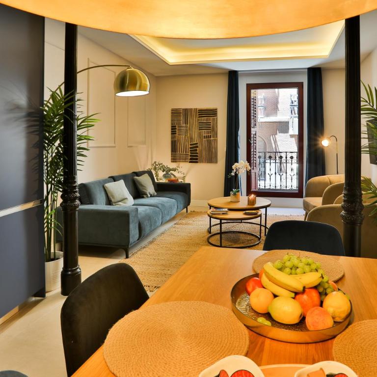 Gran Vía. Salud. Puerta del Sol. Callao. - Three-Bedroom Apartment - 10