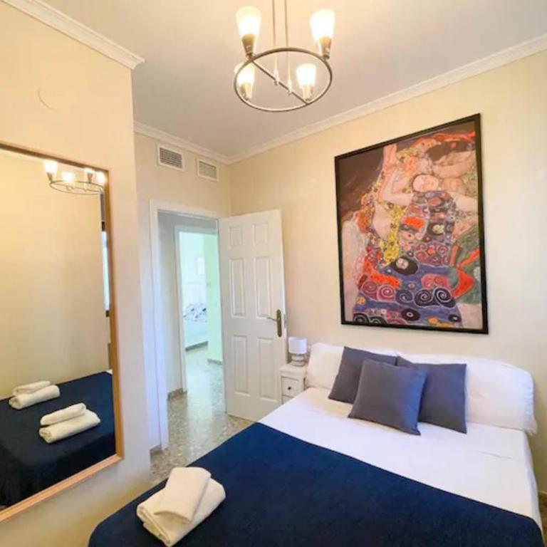 Apartamento céntrico muy luminoso, junto al teatro romano y con vistas a la Alcazaba - Apartment mit 3 Schlafzimmern - 2