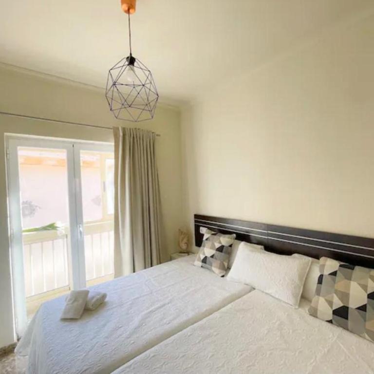Apartamento céntrico muy luminoso, junto al teatro romano y con vistas a la Alcazaba - Apartment mit 3 Schlafzimmern - 7