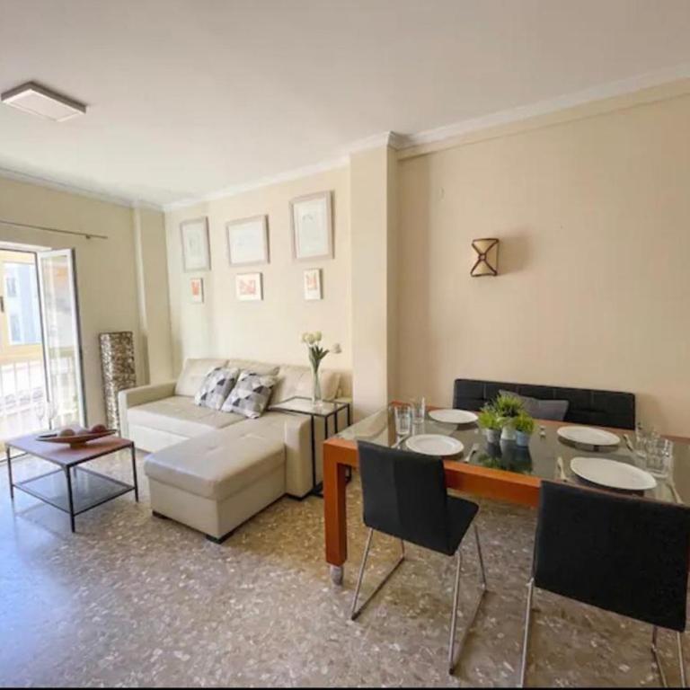 Apartamento céntrico muy luminoso, junto al teatro romano y con vistas a la Alcazaba - Apartment mit 3 Schlafzimmern - 11