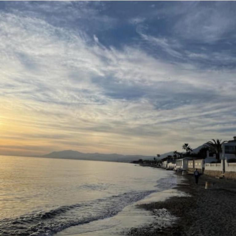 Bright & Modern 2 Bedroom Apartment 300m to the Beach - Marbella - Two-Bedroom Apartment - 25