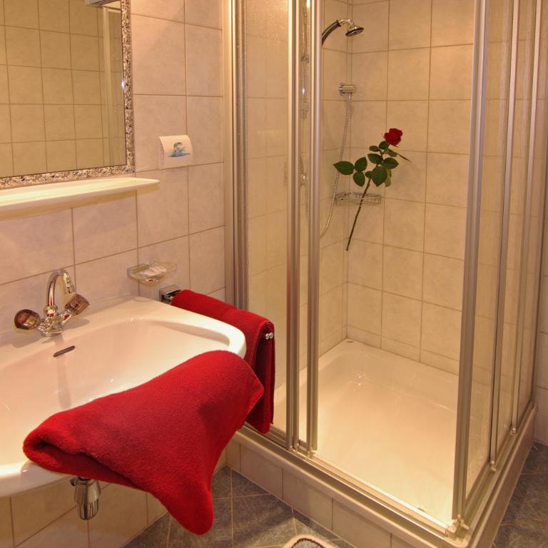 Hotel Garni Romantik - Doppelzimmer mit Bergblick - 4