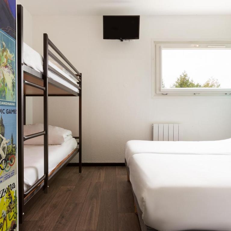 Hôtel F1 Reims Tinqueux - Chambre avec 4 Lits Simples et Salle de Bains - 5