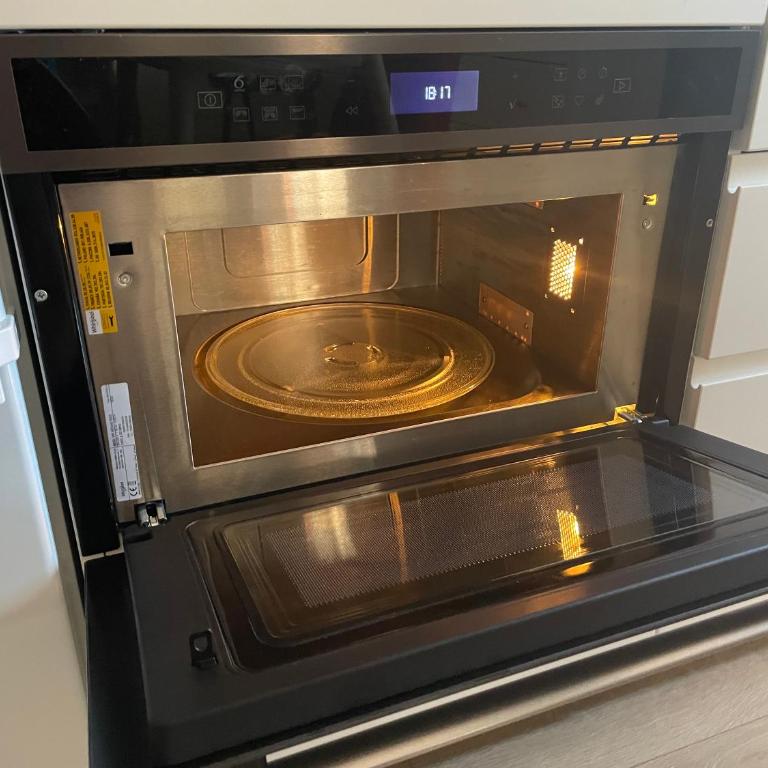 Au cœur du vieux Toulon au calme appartement rénové climatisé confortable étage élevé avec ascenseur proche parking et toutes commodités - Apartment mit 1 Schlafzimmer - 18