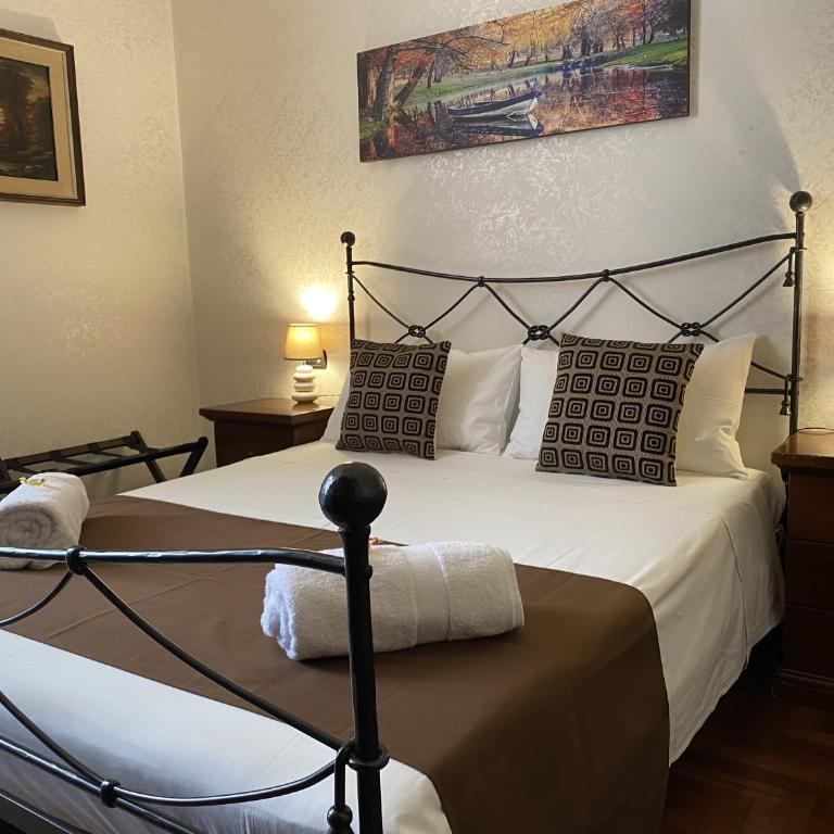 Pini di Roma-New and cozy apt in Rome city center- Metro A "Re di Roma" - Appartamento con 2 Camere da Letto - 2