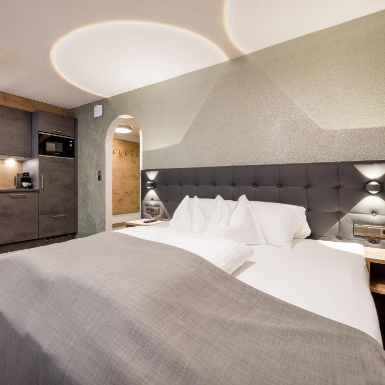 Regina Hotelsuites - Superior Suite - 2