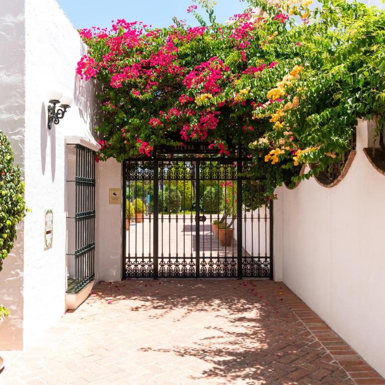 Golden Mile Duplex Marbella - Three-Bedroom Apartment - 29