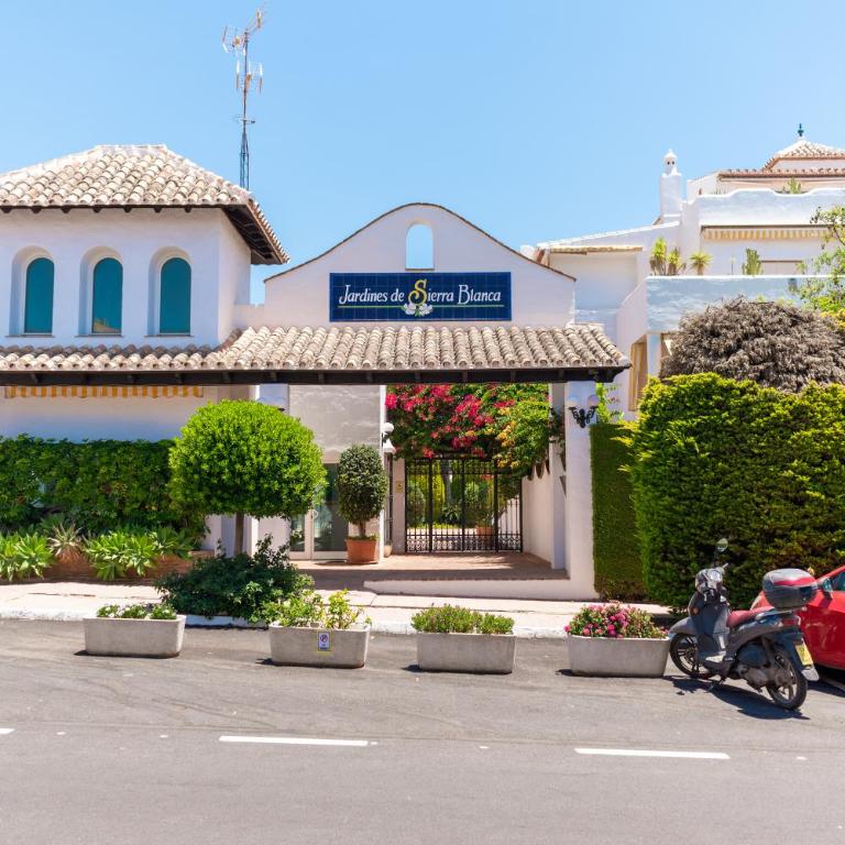 Golden Mile Duplex Marbella - Three-Bedroom Apartment - 31