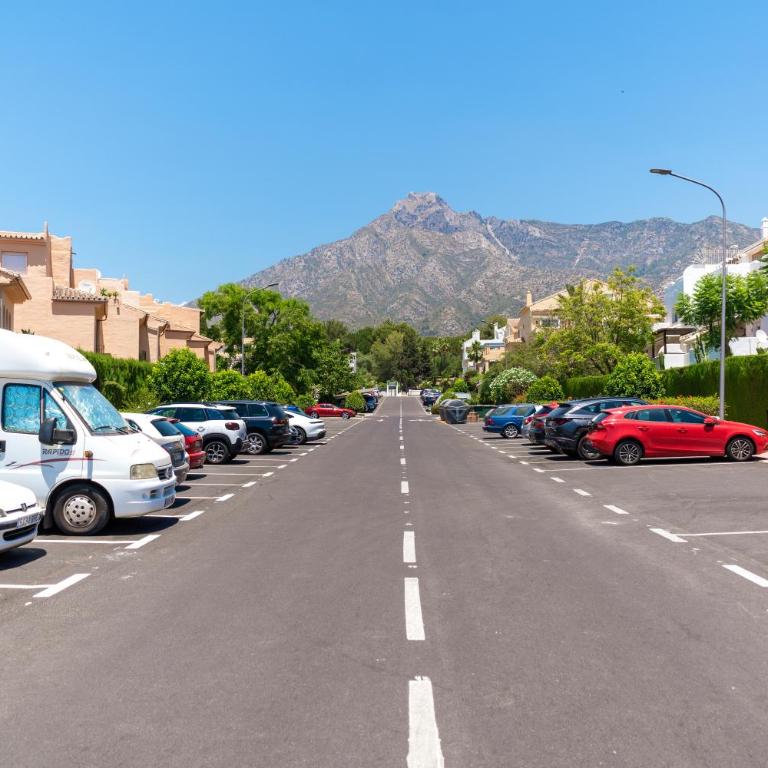 Golden Mile Duplex Marbella - Three-Bedroom Apartment - 34