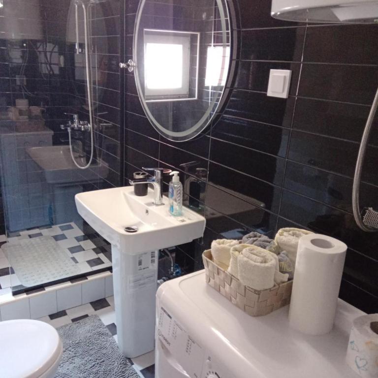 Budva stan Natasa - Two-Bedroom Apartment - 37