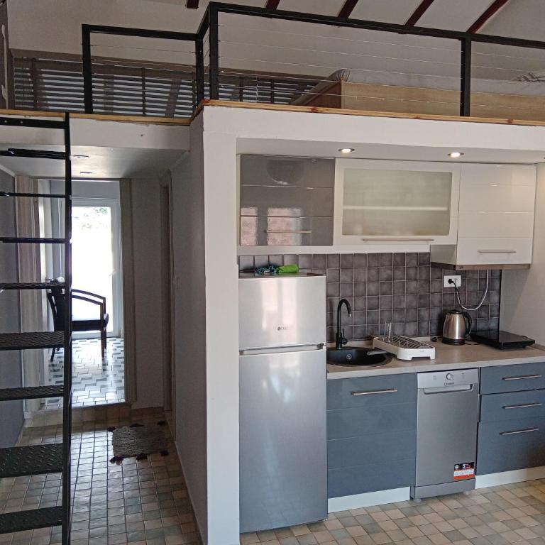 Budva stan Natasa - Two-Bedroom Apartment - 11