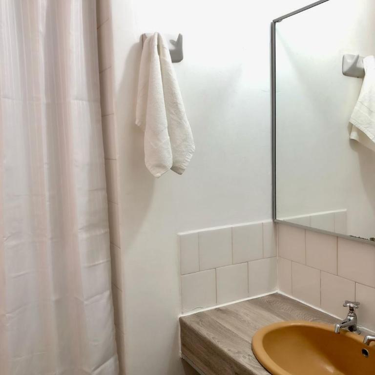 Hotel Las Vicuñas - Habitación Doble con baño privado - 5