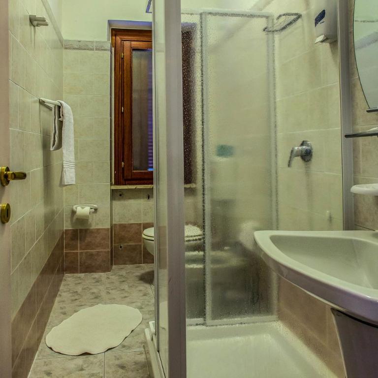 Hotel Sandalyon - Camera Matrimoniale - 4
