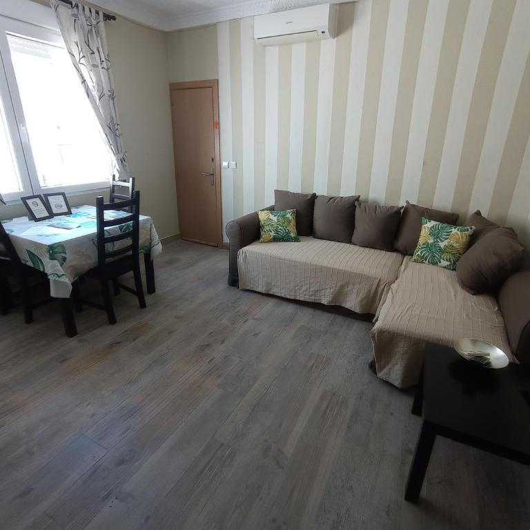 Apartamento, dos dormitorios, tipo ático cerca del centro - Apartamento de 2 dormitorios - 15