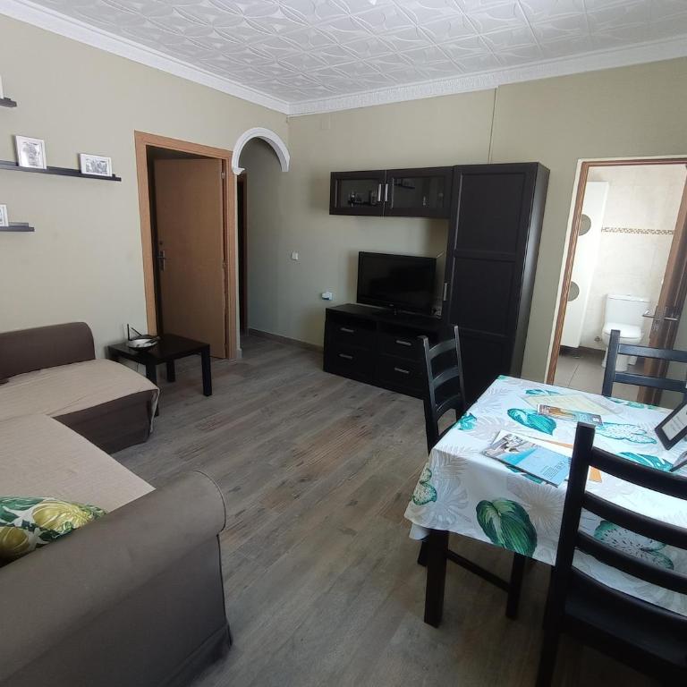 Apartamento, dos dormitorios, tipo ático cerca del centro - Apartamento de 2 dormitorios - 3