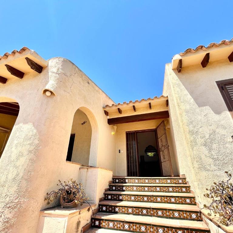 Villa de estilo español con jardín y piscina - Villa - 56